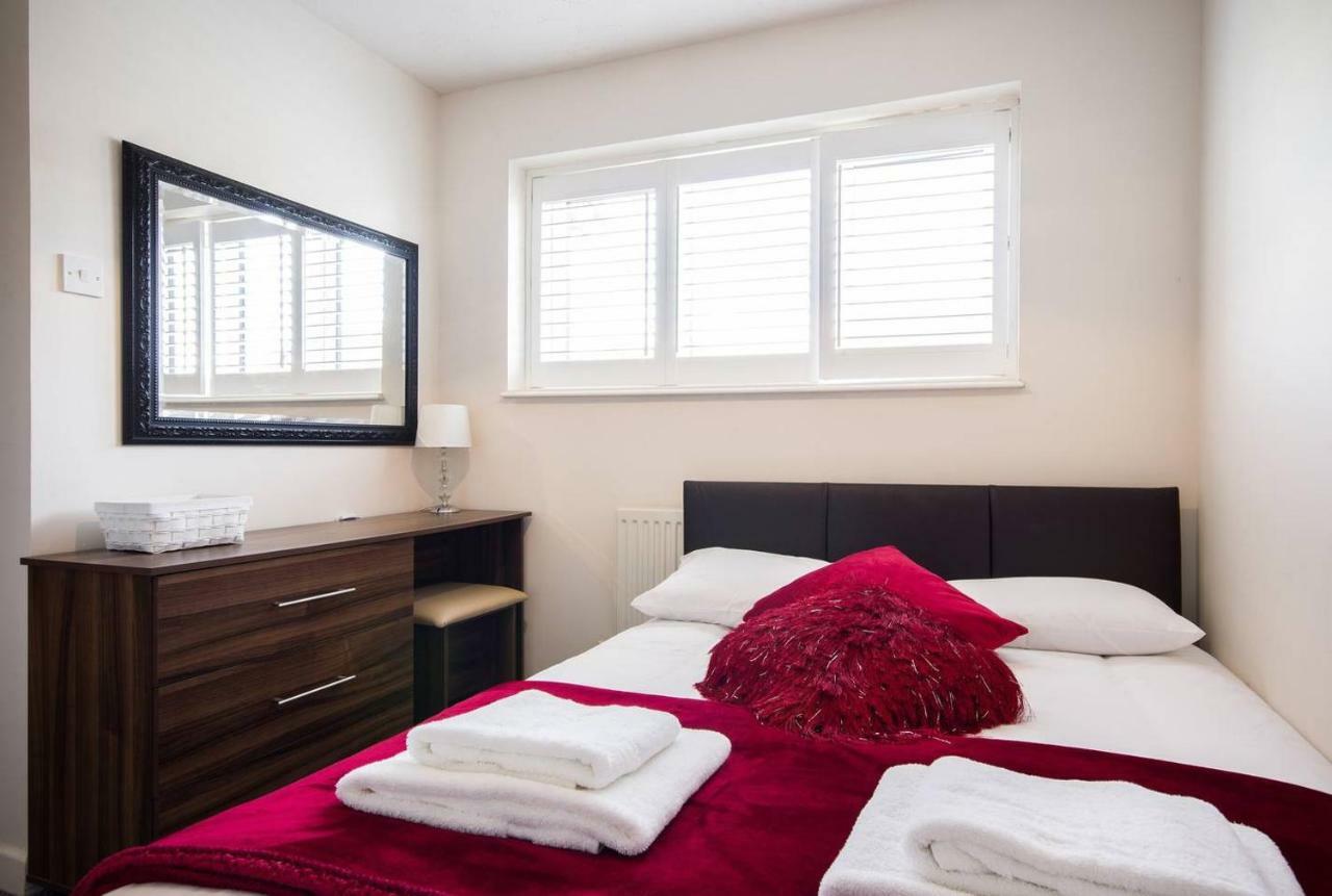 Spacious House, Sleeps 7 people Reading Exterior foto